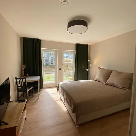 Apartment, Monteurwohnung Mit Ruhiger Terrasse In