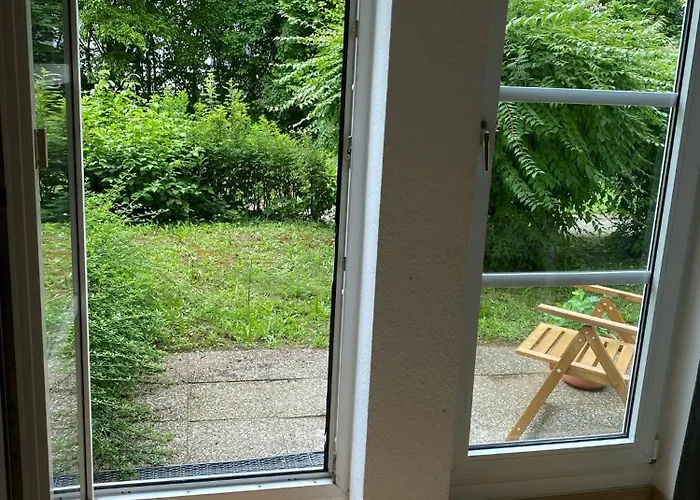 Apartment, Monteurwohnung Mit Ruhiger Terrasse In Apartamento *