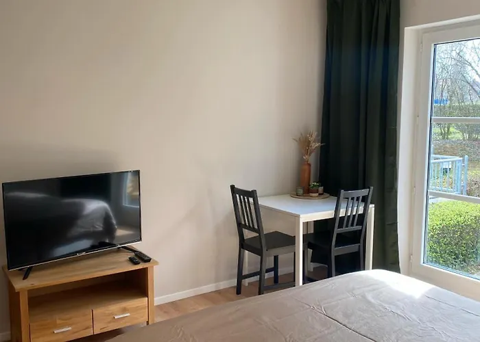 Apartment, Monteurwohnung Mit Ruhiger Terrasse In Apartamento